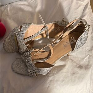 Jellypop Sparkling Silver T-Strap Low Heel Sandals